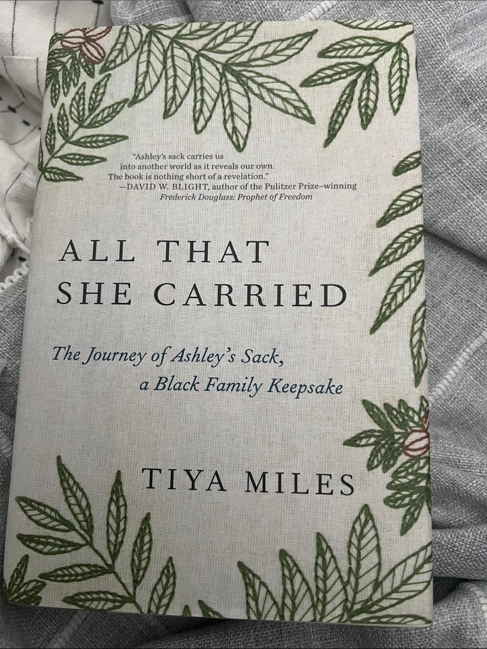 All That She Carried by - Tiya Miles Orig $28 Hardcover